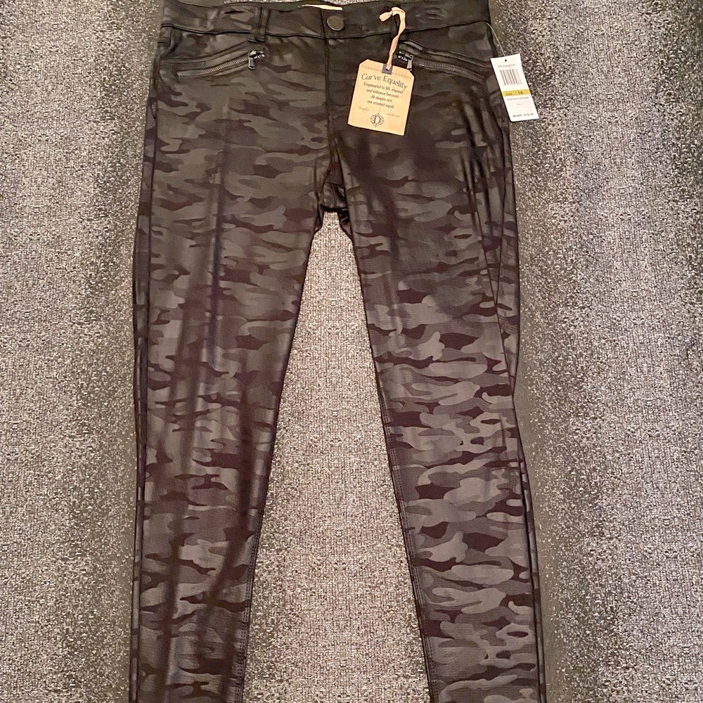 ‼️BOGO 🆓‼️ ♠️ Democracy ‘Camo Print’ Dress Pants ♠️